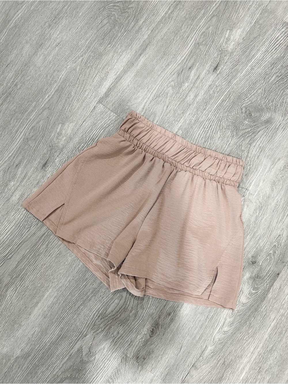 Elastic-Waist Pink Taupe Relaxed Skort
